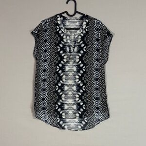 Tart XS Black White Geometric Print Split Neck Blouse Top